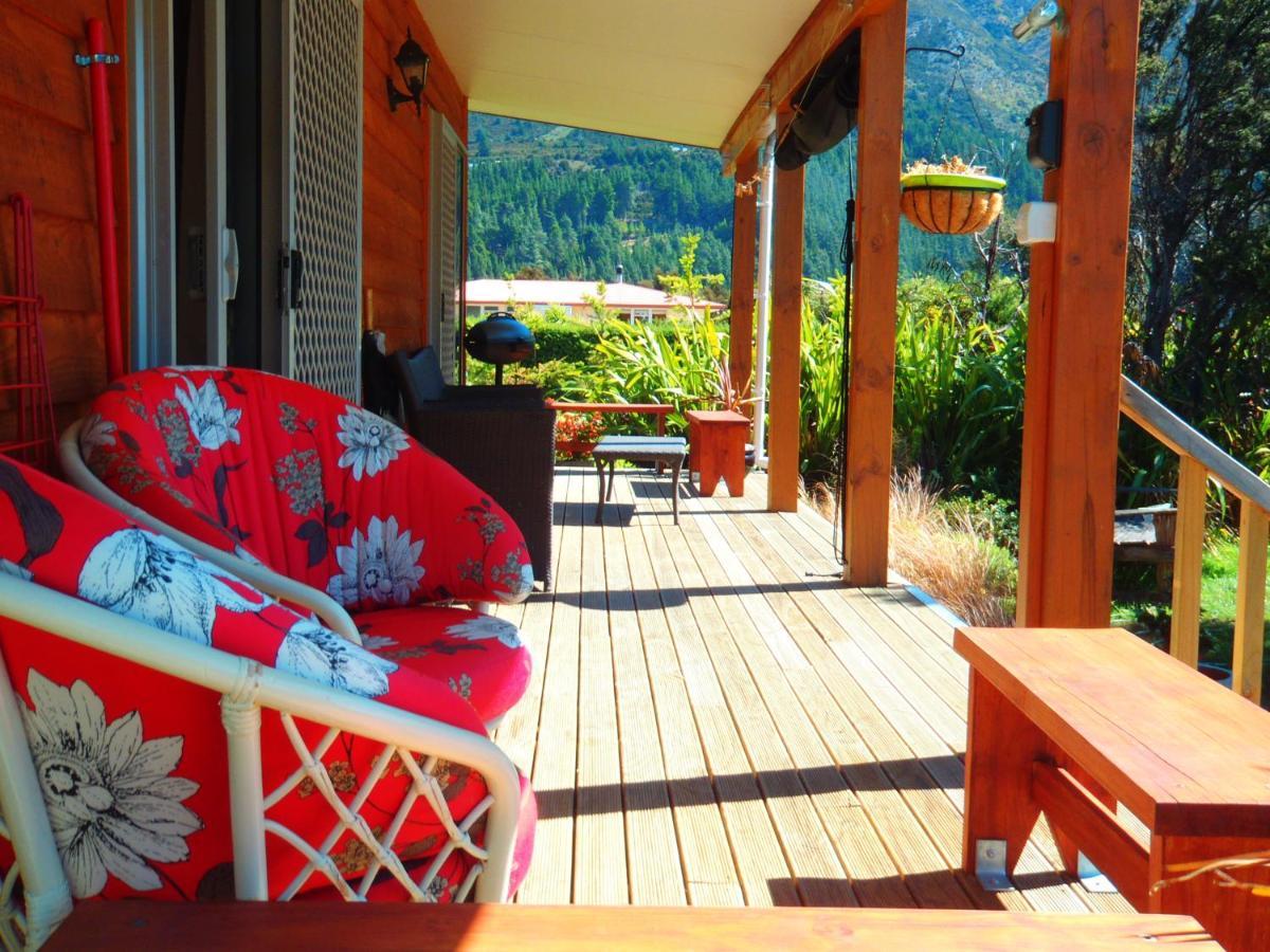 Lakefront Fantail Cottage Lake Hawea, Wanaka Dış mekan fotoğraf