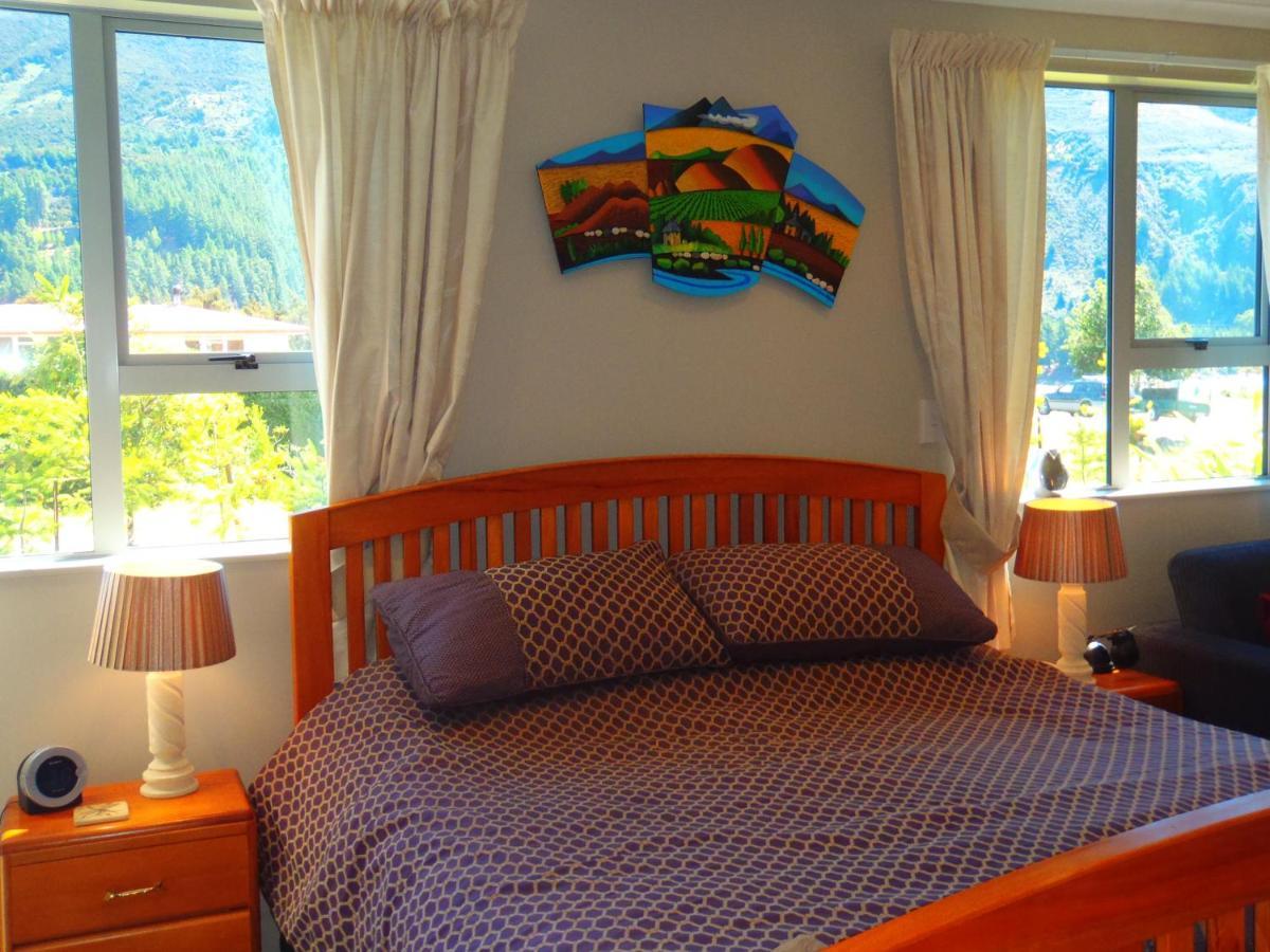 Lakefront Fantail Cottage Lake Hawea, Wanaka Dış mekan fotoğraf