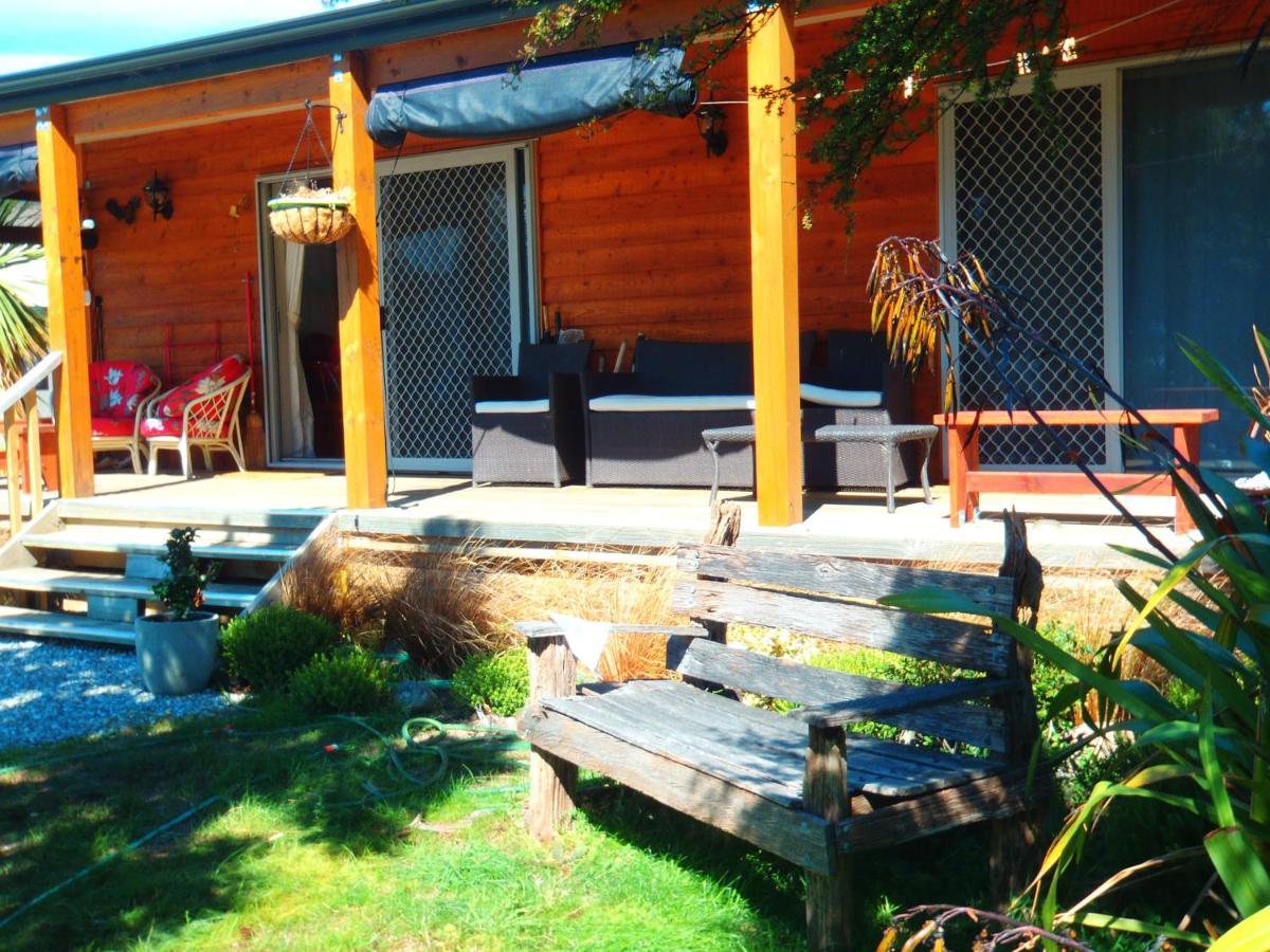 Lakefront Fantail Cottage Lake Hawea, Wanaka Dış mekan fotoğraf